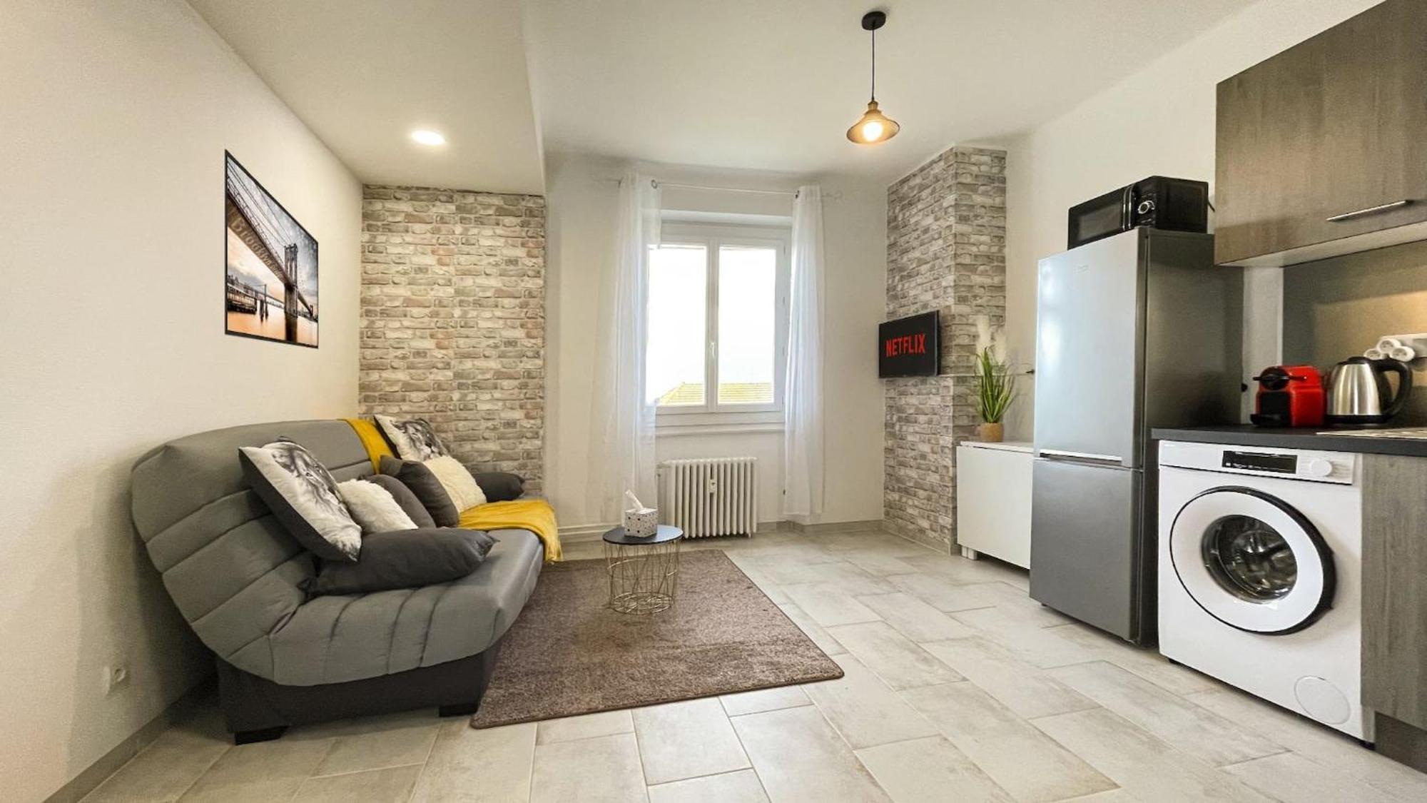 Homey Keola - Parking Prive Gratuit - Aux Portes De Geneve - Au Pied Du Tram - Appartement Avec 1 Chambre Et Un Grand Salon Avec Un Canape-Lit Ambilly Dış mekan fotoğraf