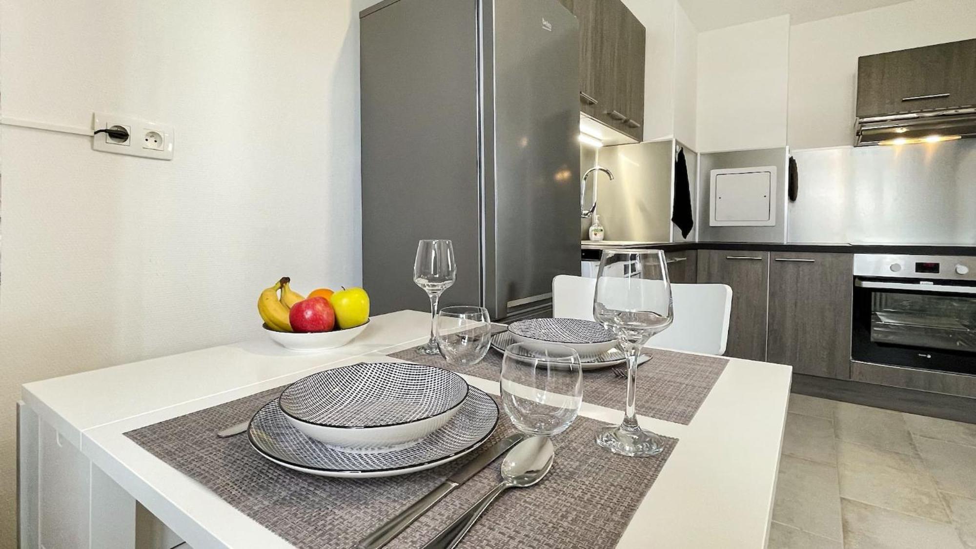 Homey Keola - Parking Prive Gratuit - Aux Portes De Geneve - Au Pied Du Tram - Appartement Avec 1 Chambre Et Un Grand Salon Avec Un Canape-Lit Ambilly Dış mekan fotoğraf
